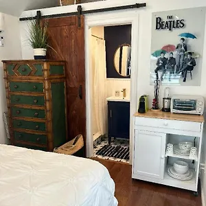 Adorable 1 Bedroom New York